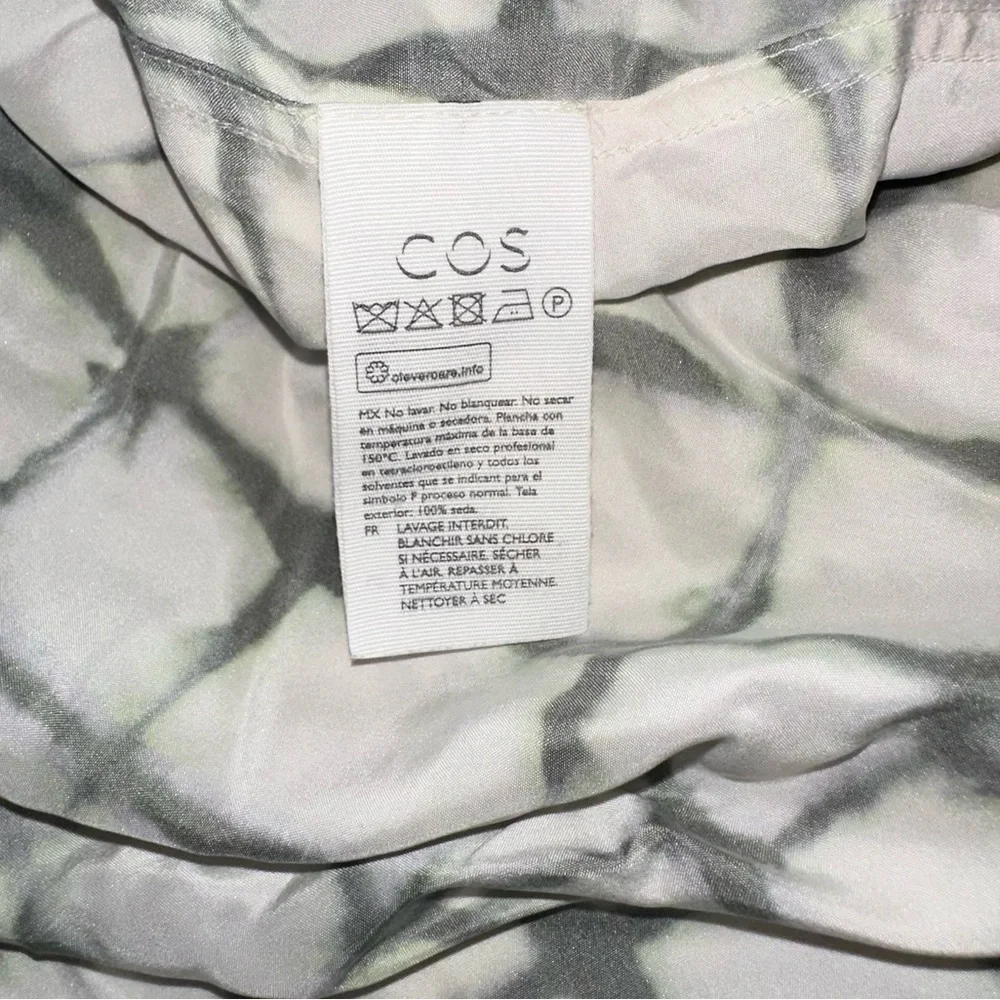 COS • 100% Silk Print Blouse **SEE MEASUREMENTS** Off-White Green Oversized - Picture 10 of 15